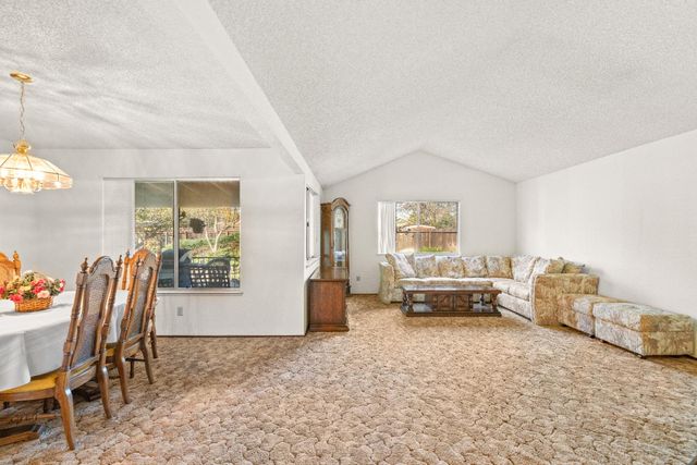 1001 Zinfandel Pl, Modesto, CA 95351