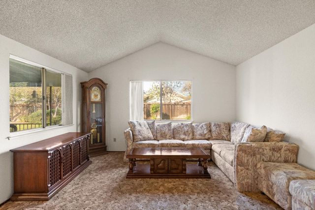 1001 Zinfandel Pl, Modesto, CA 95351