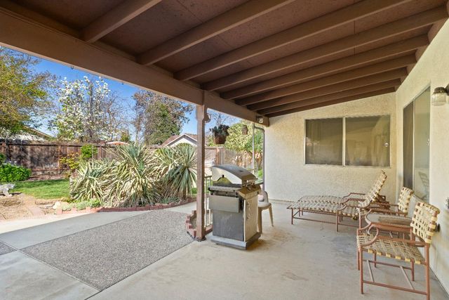 1001 Zinfandel Pl, Modesto, CA 95351