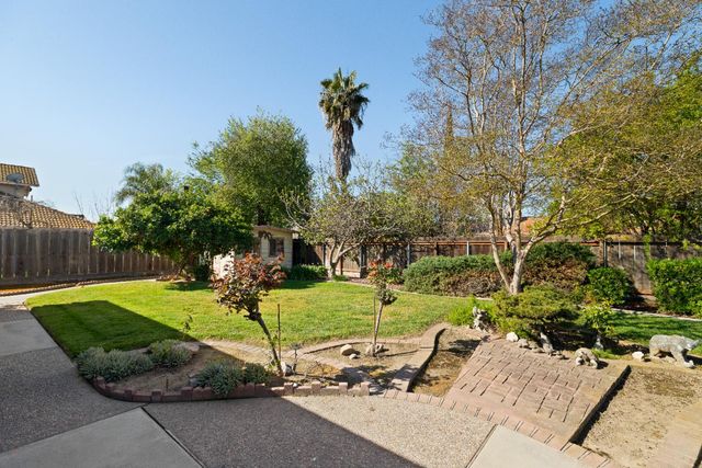 1001 Zinfandel Pl, Modesto, CA 95351