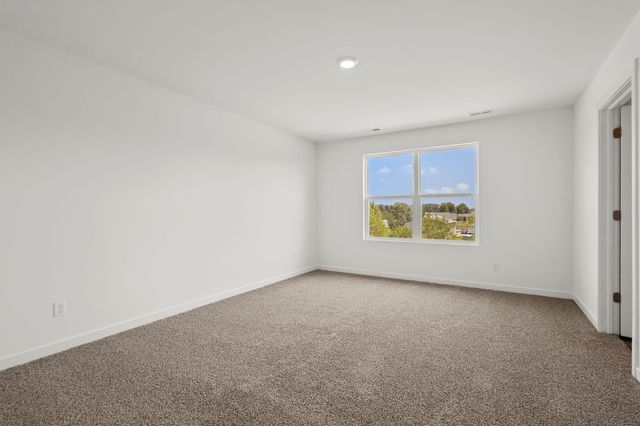 167 Cressmoor Boulevard, Hobart, IN 46342