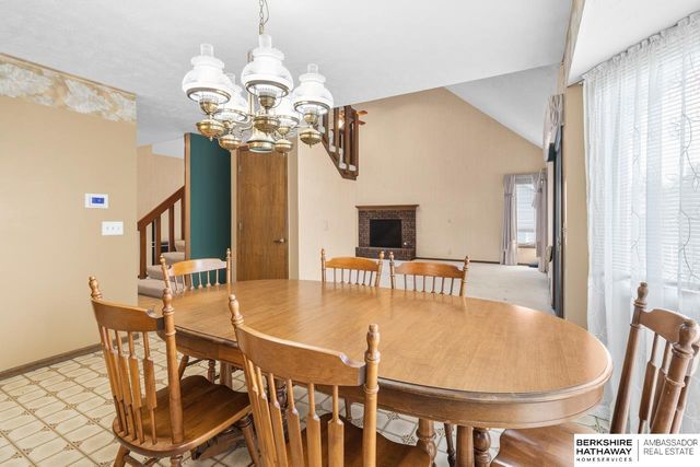 707 S Fillmore Street, Papillion, NE 68046
