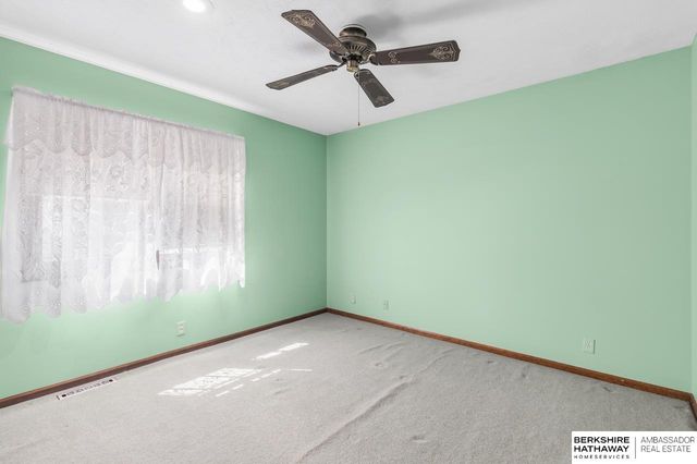 707 S Fillmore Street, Papillion, NE 68046