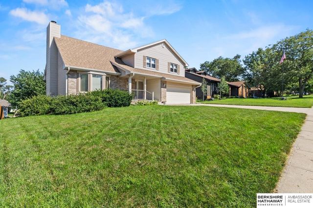 707 S Fillmore Street, Papillion, NE 68046