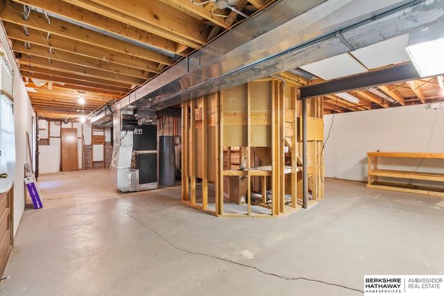 707 S Fillmore Street, Papillion, NE 68046