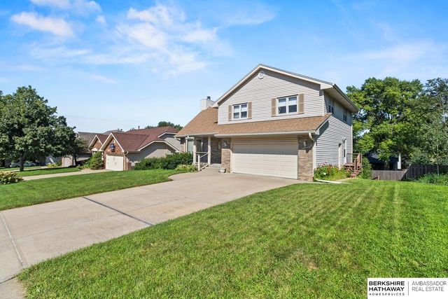 707 S Fillmore Street, Papillion, NE 68046
