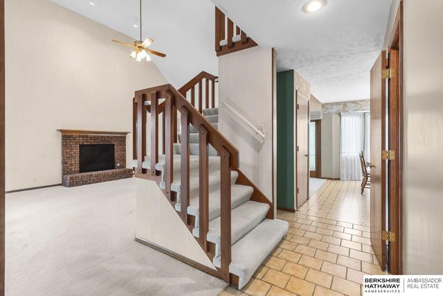 707 S Fillmore Street, Papillion, NE 68046