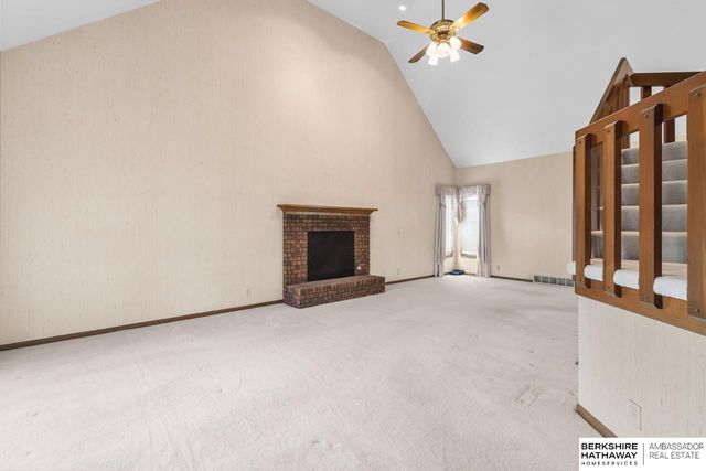 707 S Fillmore Street, Papillion, NE 68046