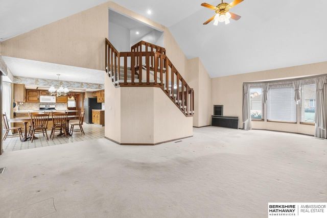 707 S Fillmore Street, Papillion, NE 68046