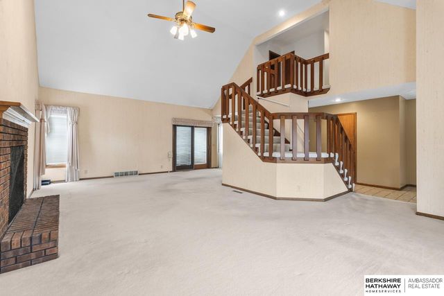 707 S Fillmore Street, Papillion, NE 68046