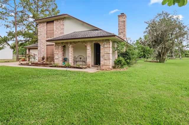 107 Oak Colony Drive, Angleton, TX 77515