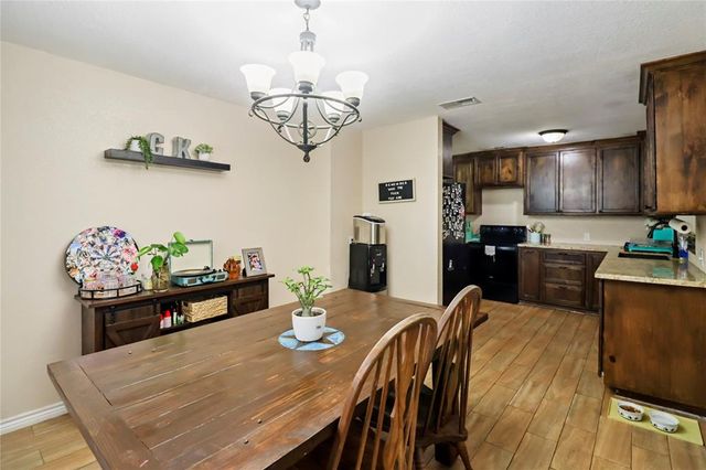 107 Oak Colony Drive, Angleton, TX 77515