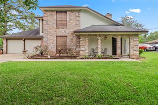 107 Oak Colony Drive, Angleton, TX 77515