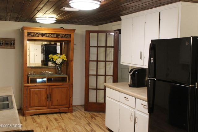 3310 Jackson Avenue, Vernon, FL 32462