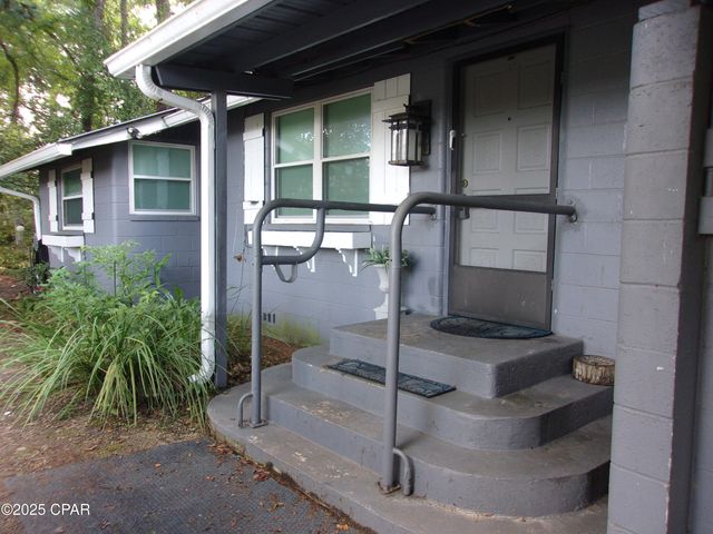 3310 Jackson Avenue, Vernon, FL 32462