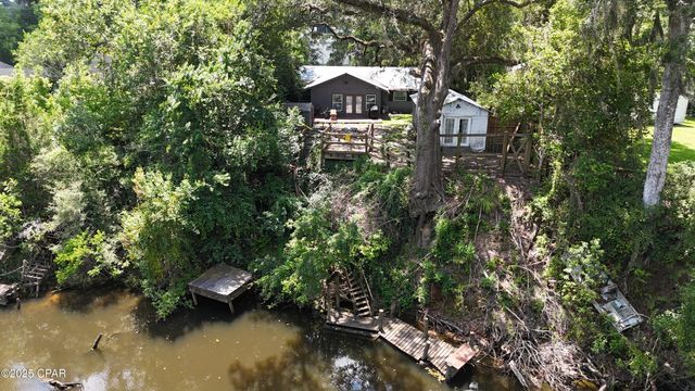 3310 Jackson Avenue, Vernon, FL 32462