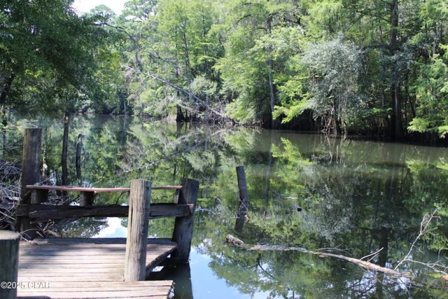 3310 Jackson Avenue, Vernon, FL 32462