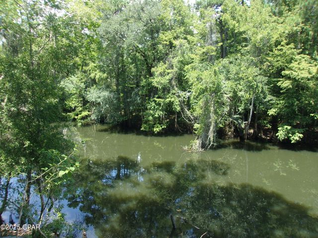 3310 Jackson Avenue, Vernon, FL 32462