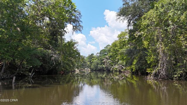 3310 Jackson Avenue, Vernon, FL 32462