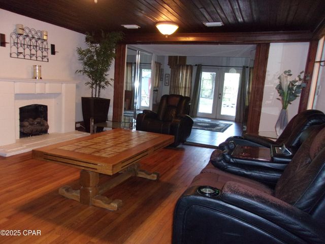 3310 Jackson Avenue, Vernon, FL 32462