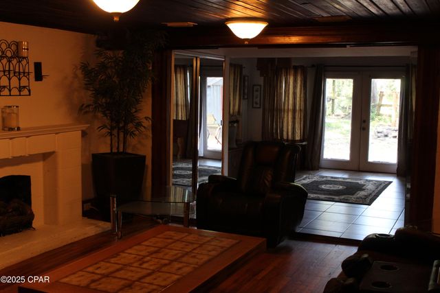 3310 Jackson Avenue, Vernon, FL 32462