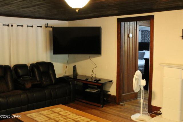 3310 Jackson Avenue, Vernon, FL 32462