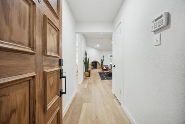 2310 Stratford DR, Round Rock, TX 78664