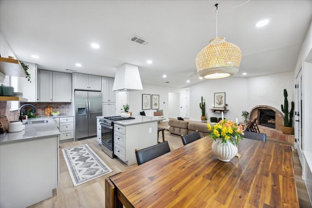 2310 Stratford DR, Round Rock, TX 78664