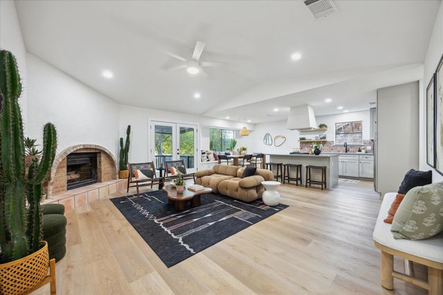 2310 Stratford DR, Round Rock, TX 78664