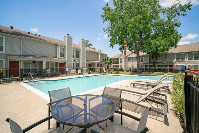 12800 Woodforest Boulevard W0301, Houston, TX 77015
