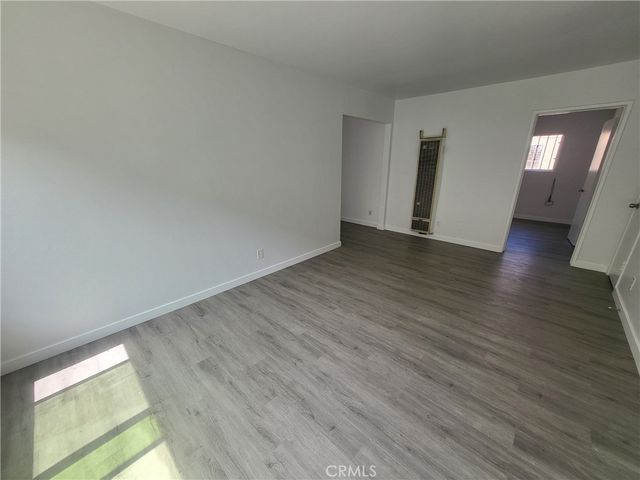 6821 11th Ave., Los Angeles, CA 90043