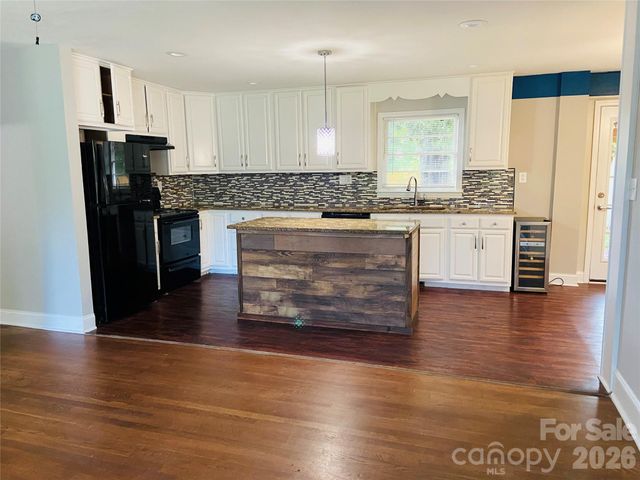 2823 Albany Lane, Charlotte, NC 28205