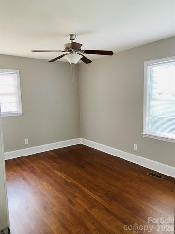 2823 Albany Lane, Charlotte, NC 28205