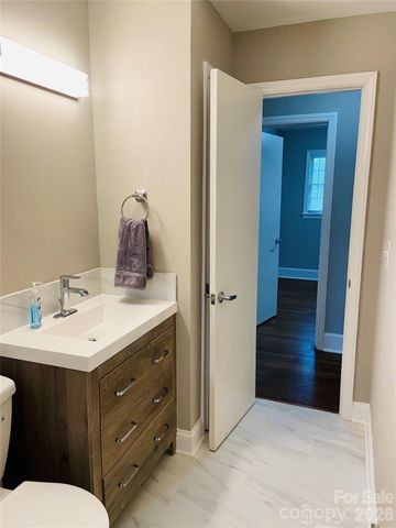 2823 Albany Lane, Charlotte, NC 28205