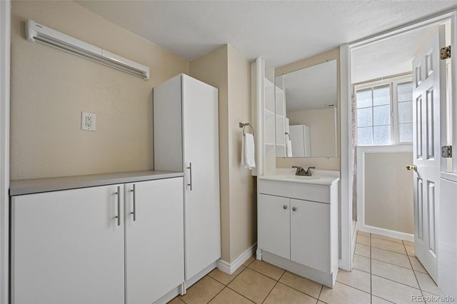 1555 S Sedalia Street, Aurora, CO 80017