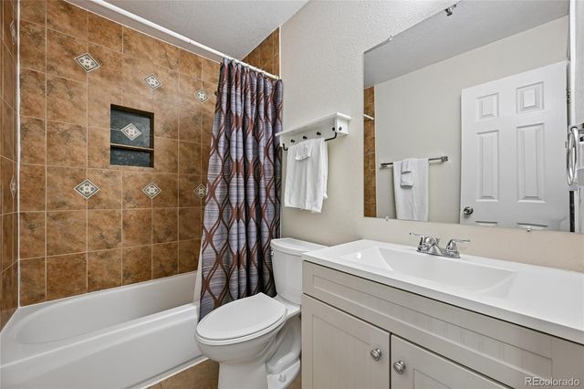 1555 S Sedalia Street, Aurora, CO 80017