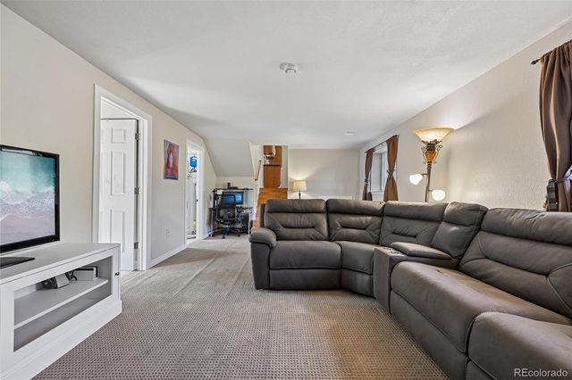 1555 S Sedalia Street, Aurora, CO 80017