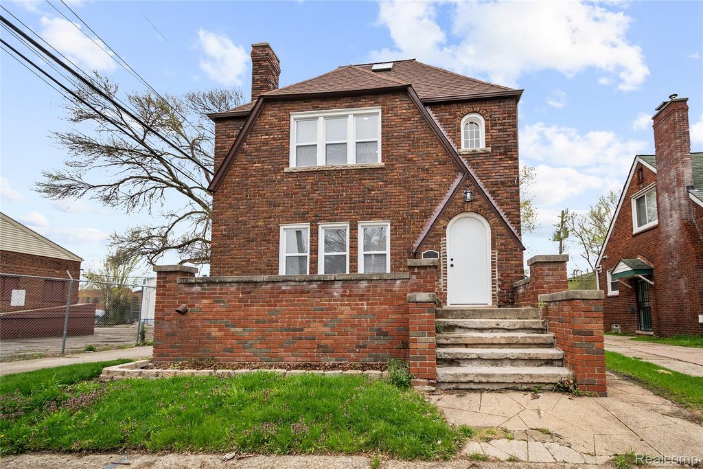 17125 Warrington Drive, Detroit, MI 48221