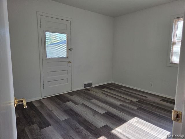 1213 Mohawk Avenue, Flint, MI 48507
