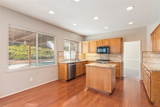 660 Glen Springs, Corona, CA 92882