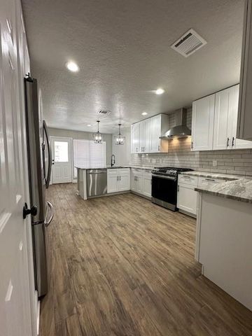 2102 Autumn Cove Drive, League City, TX 77573