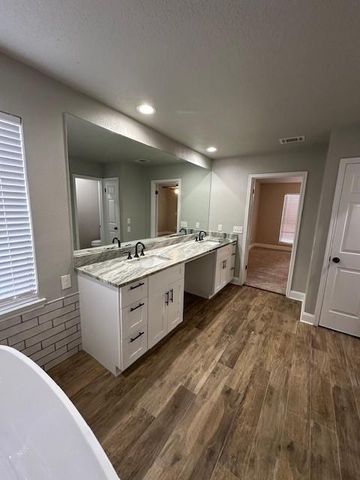 2102 Autumn Cove Drive, League City, TX 77573