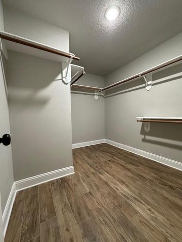 2102 Autumn Cove Drive, League City, TX 77573