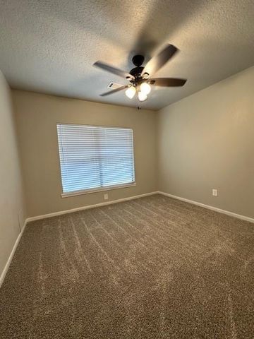 2102 Autumn Cove Drive, League City, TX 77573