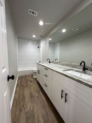 2102 Autumn Cove Drive, League City, TX 77573