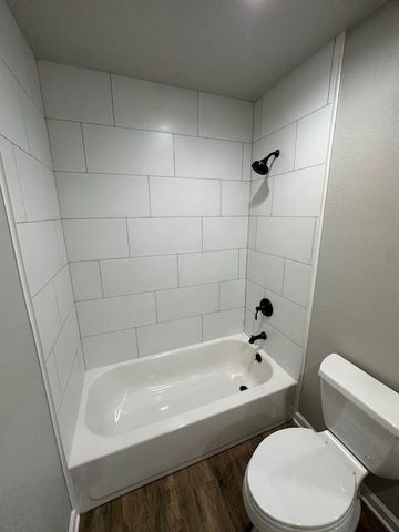 2102 Autumn Cove Drive, League City, TX 77573