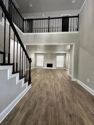 2102 Autumn Cove Drive, League City, TX 77573