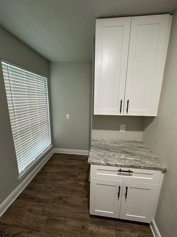 2102 Autumn Cove Drive, League City, TX 77573