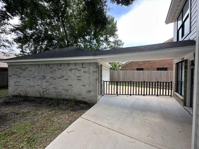 2102 Autumn Cove Drive, League City, TX 77573