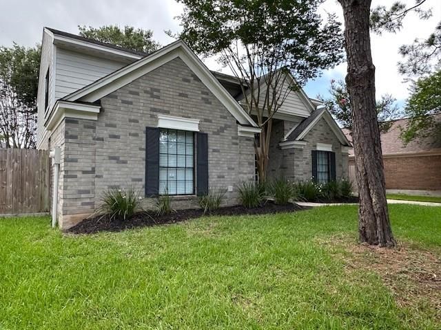 2102 Autumn Cove Drive, League City, TX 77573